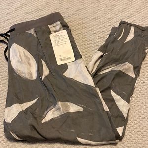 Lulu lemon city joggers brand new never worn size 10 but fit a little small.